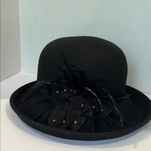 Elegant 100% Wool Black Feathered Women's Hat USED